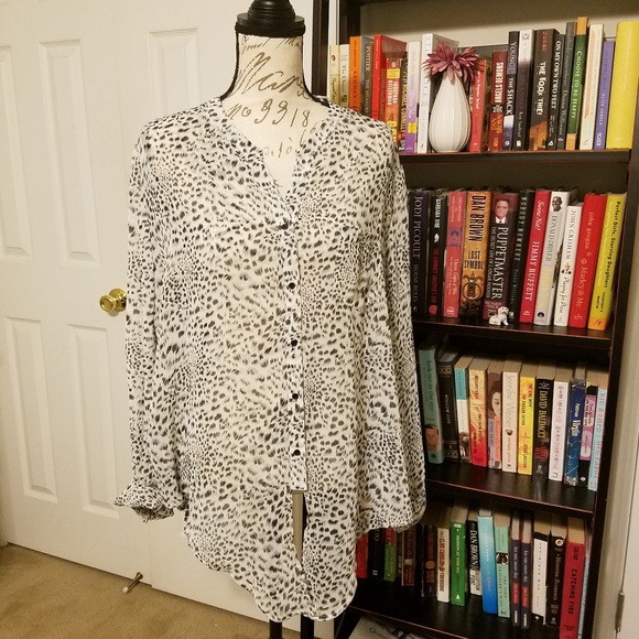 Chic Pattern Top - Picture 2 of 3